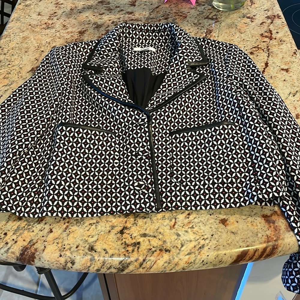 NWT bar III cropped blazer. Size Large.